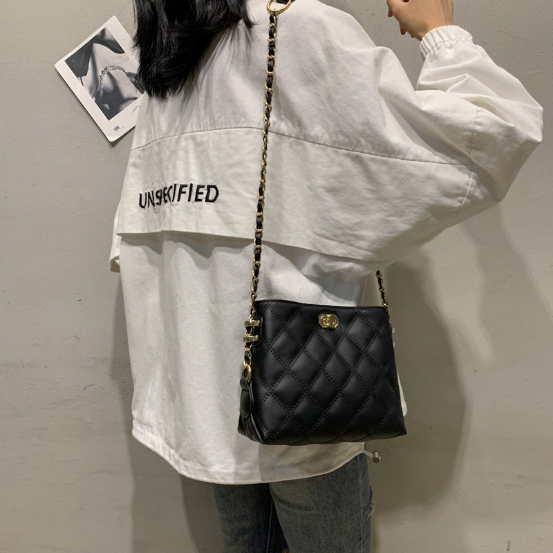 ELOAL Stylish Diamond Chain Mini Shoulder Bag