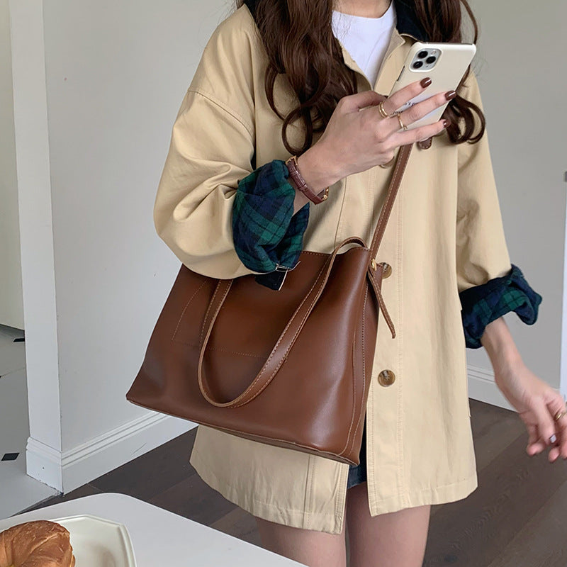 ELOAL Stylish Women's Retro Shoulder Bag for Fashionable Looks